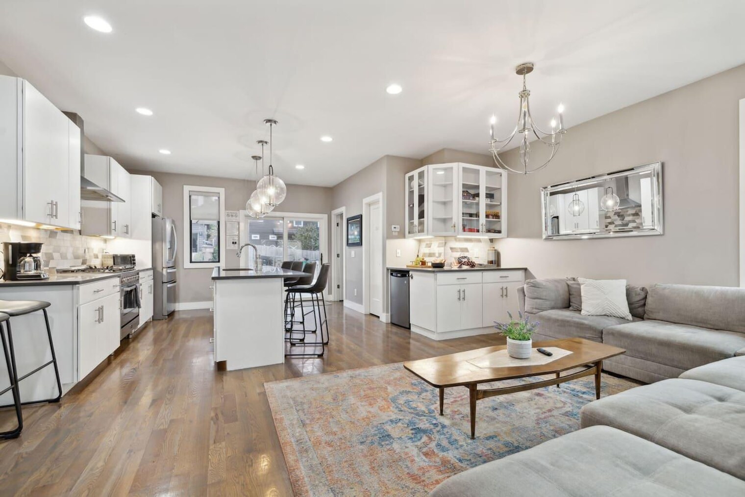 Building Photo - 425b 36th Ave N