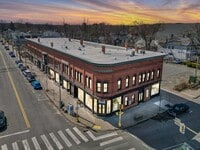 Building Photo - 3 Maple St