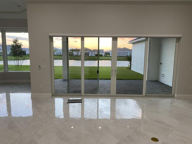 Building Photo - 4685 Estates Cir