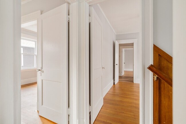 Building Photo - 36 Thingvalla Ave