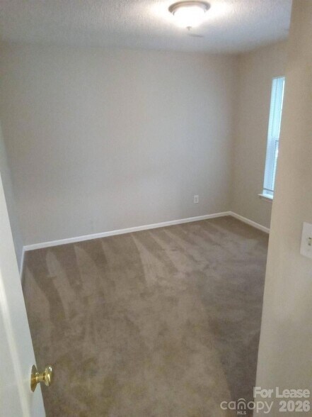Building Photo - 738 Ablow Dr