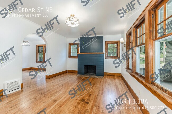 Building Photo - 357 Cedar St NE