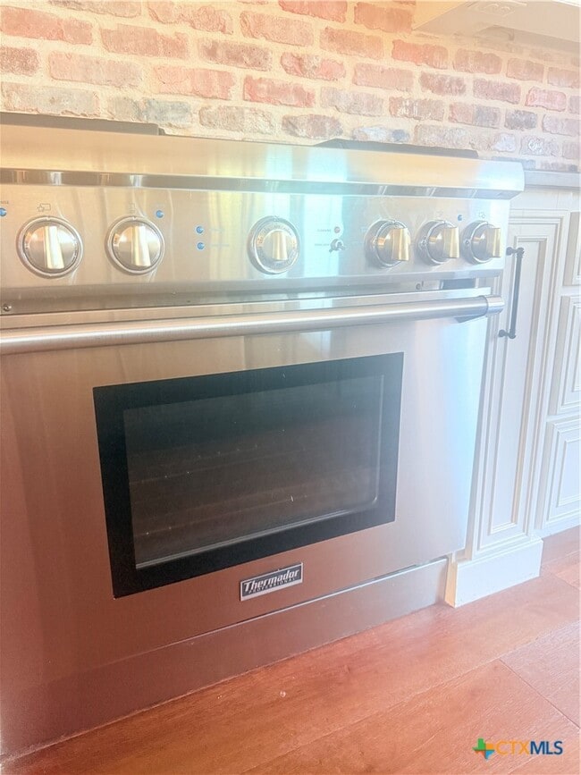 Building Photo - 627 Mission View Ct