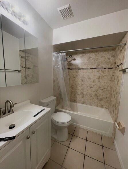 Building Photo - 10557 Parkcrest Dr