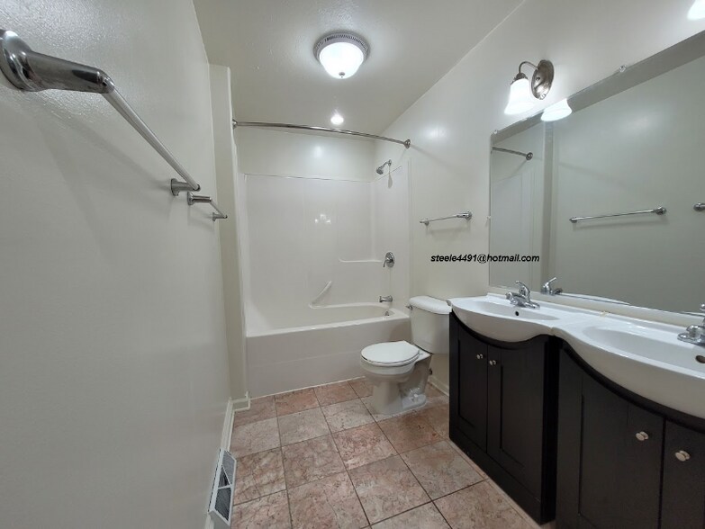 Building Photo - 1213 Wilroy Rd
