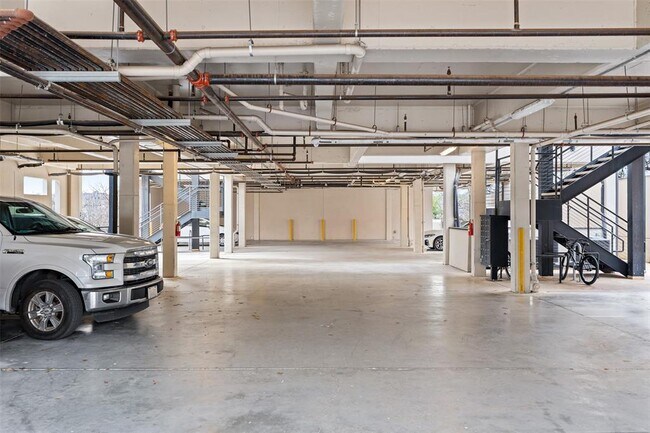 Building Photo - 1306 West Ave