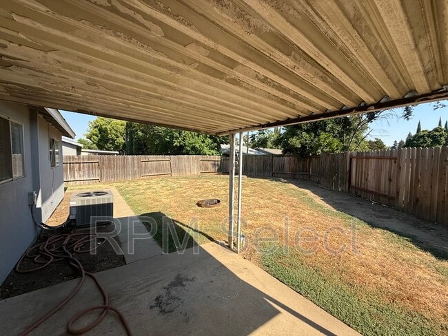 Building Photo - 8826 Grayling Way