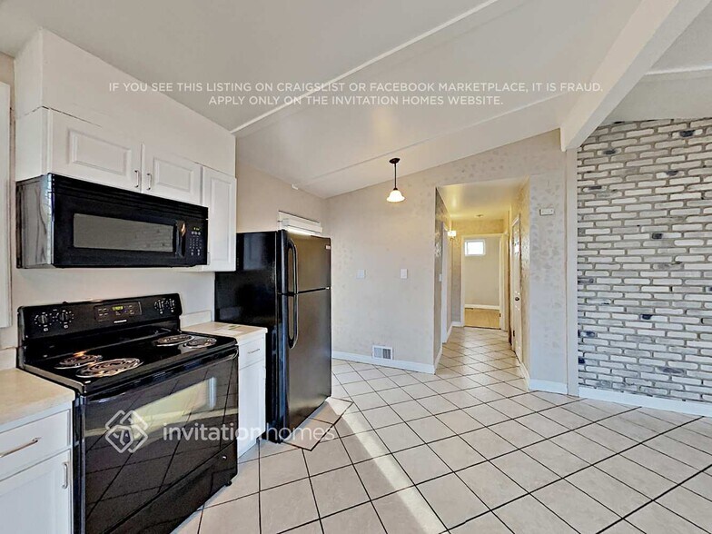 Building Photo - 190 Campo St