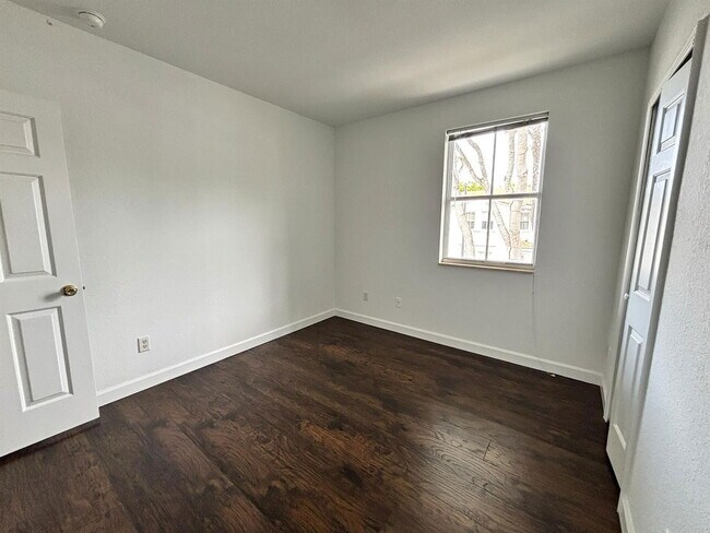 Building Photo - 15503 SW 40th St