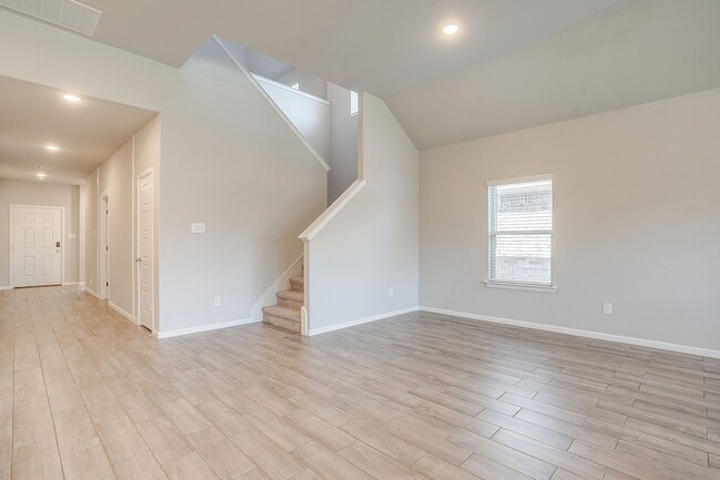 Building Photo - 8924 Lantana Meadow Dr