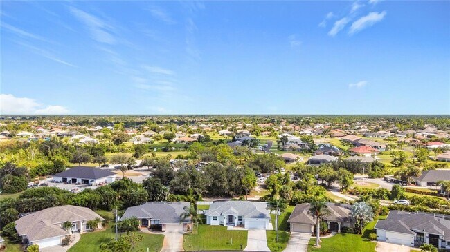 Building Photo - 26 Medalist Way