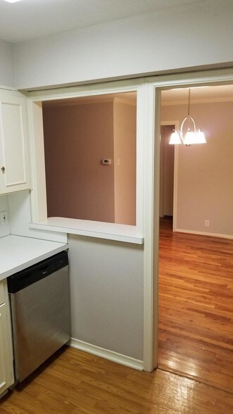 kitchen - 8518 Baltimore Dr