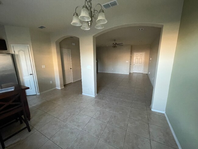 Building Photo - 5808 Montevista Dr