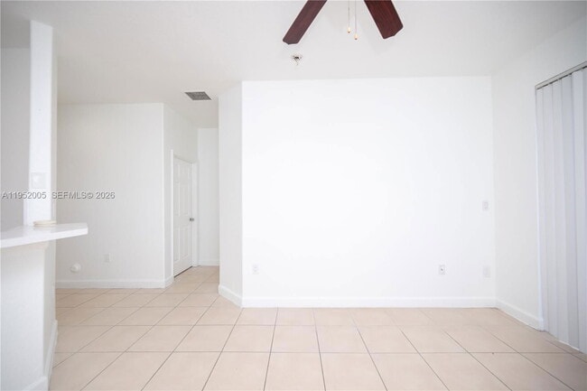 Building Photo - 2532 SE 15th Ct