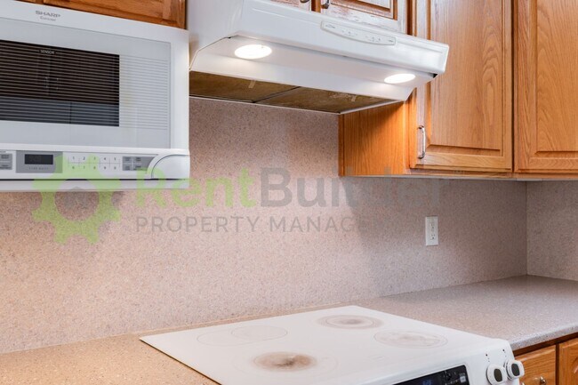 Building Photo - Call to schedule a showing at 505-808-6467