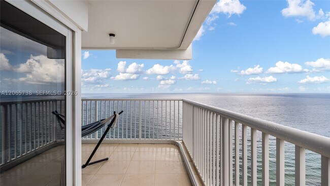 Building Photo - 1370 S Ocean Blvd