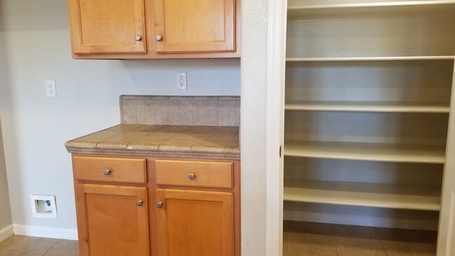 Building Photo - 953 Campfire Cir