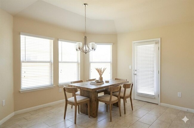 Building Photo - 12105 Harpster Bend