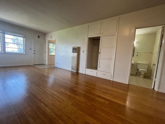 Building Photo - 11414 Loma Vista Dr