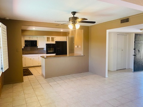 Building Photo - 250 W Greenock Dr