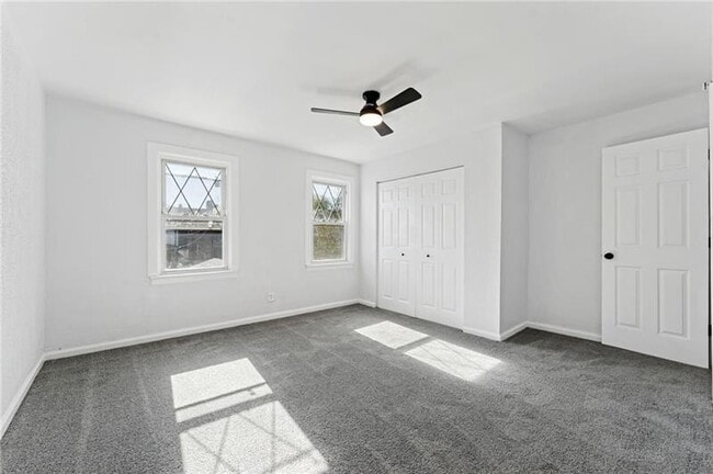 Building Photo - 233 E 19th Ave