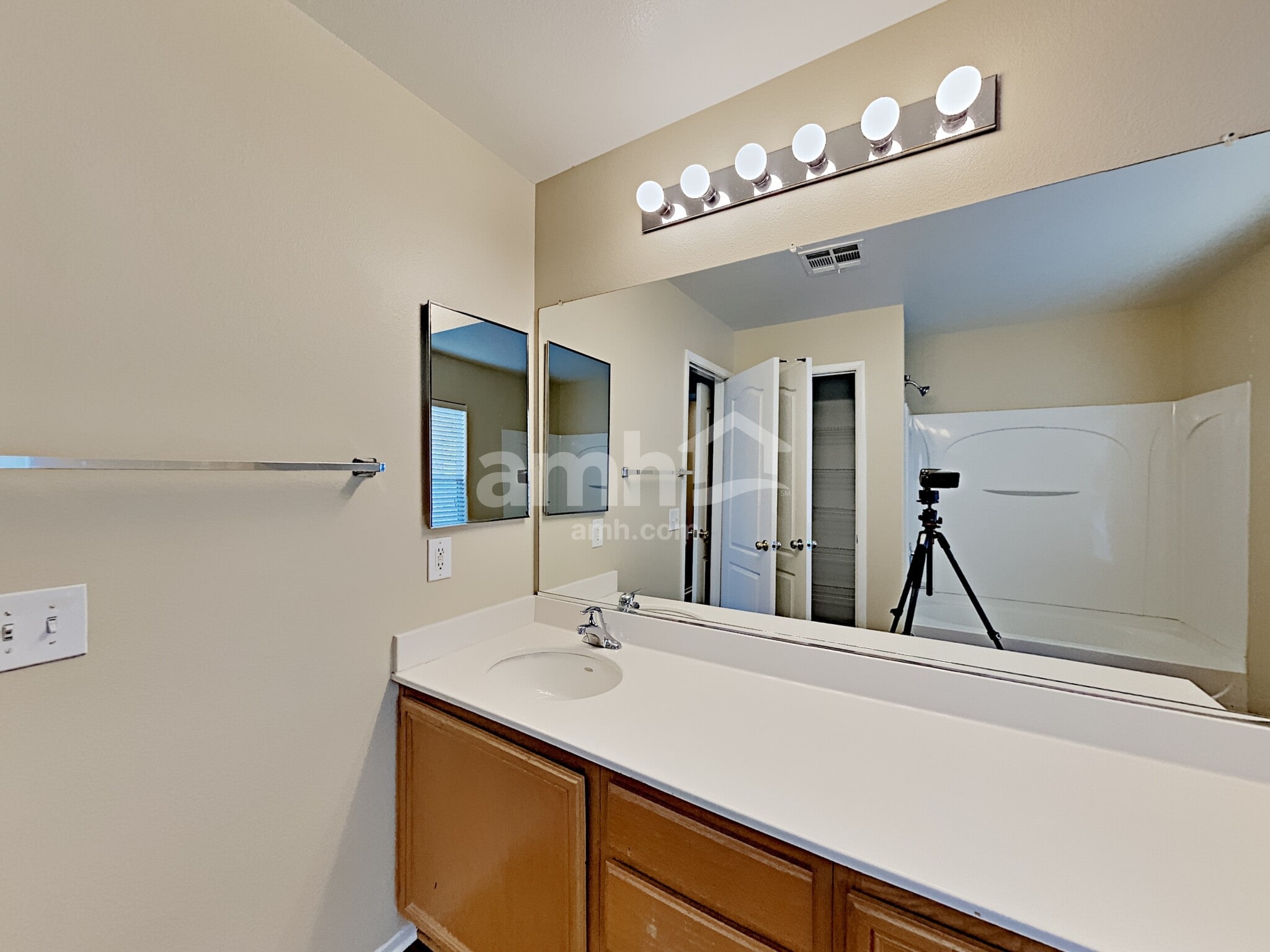 Building Photo - 10268 June Flower Dr