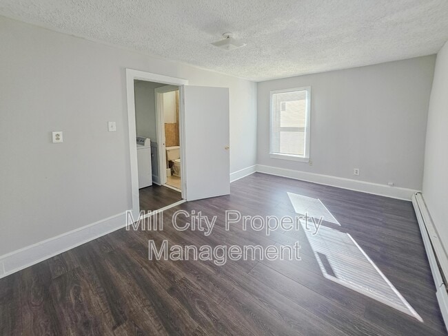 Building Photo - 343 Auburn St