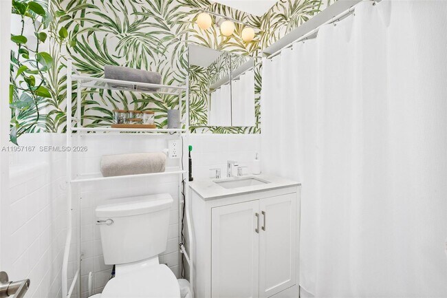 Building Photo - 1639 NE 27th Dr