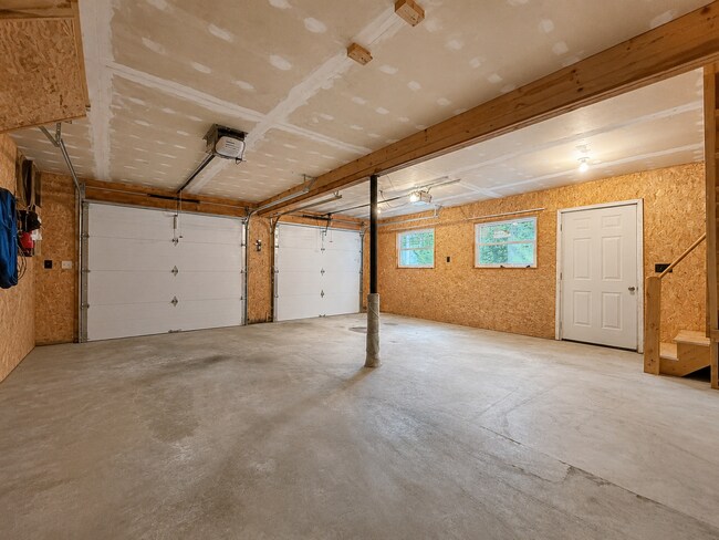 Building Photo - 3 Lark Pl
