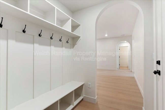 Building Photo - 834 E 300 N