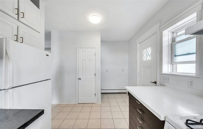 Building Photo - 425 Hancock Pl