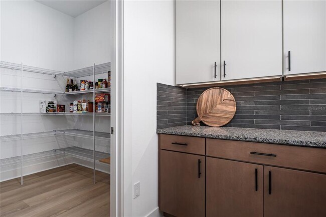 Building Photo - 8210 Golden Bch Ct