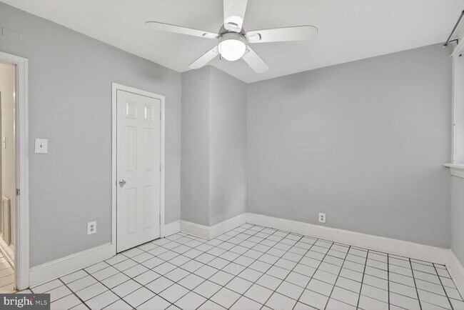 Building Photo - 1820 Swann St NW