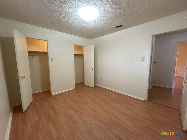 Building Photo - 3422 Chisholm Trail