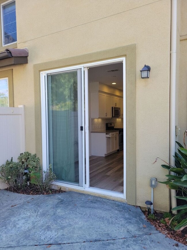 Building Photo - Executive and Upgraded 3-Bedroom Townhome in South Temecula!