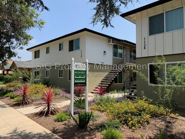 Building Photo - 1126 E Doran St