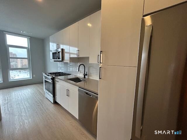 Building Photo - 711 Summer St