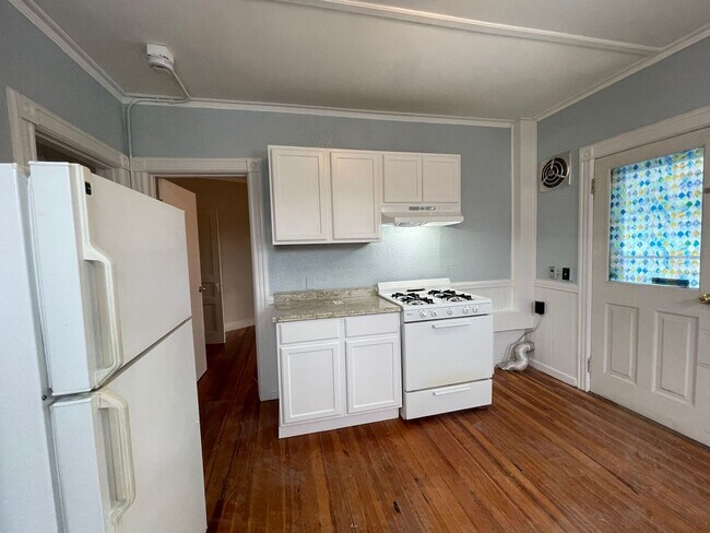 Building Photo - 78-80 Holbrook St