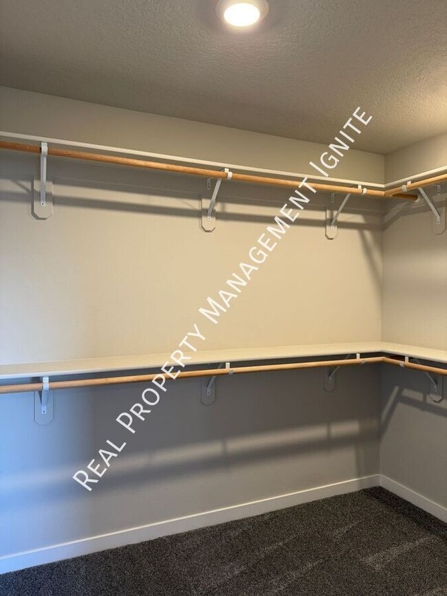 Building Photo - 19294 SW Marshmallow Pl