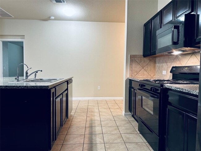 Building Photo - 708 Kaluga Trl