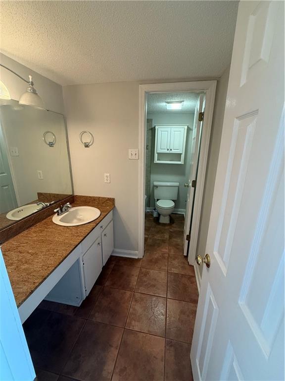 Building Photo - 332 Riverbend Dr