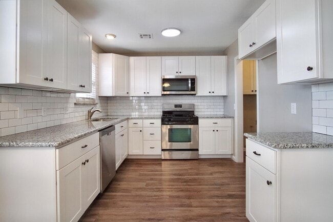 Building Photo - 620 Winding Ln