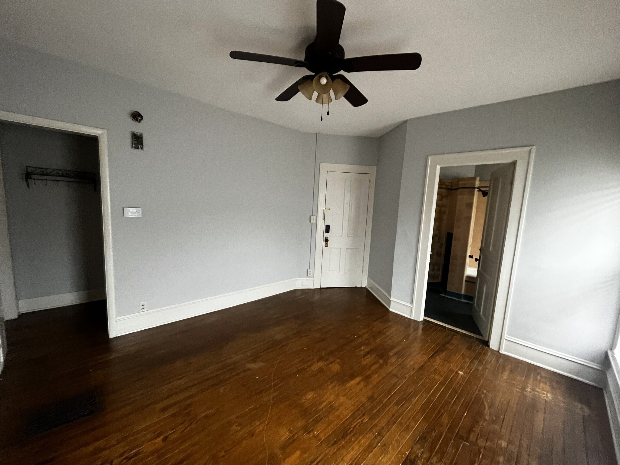 Living Room - 319 W Dutton St