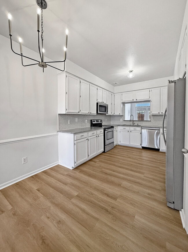 Building Photo - 2656 Bracston Rd