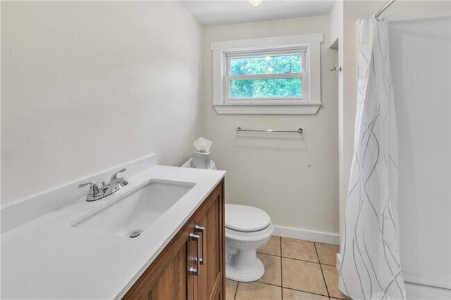 Building Photo - 116 Purvis Ln