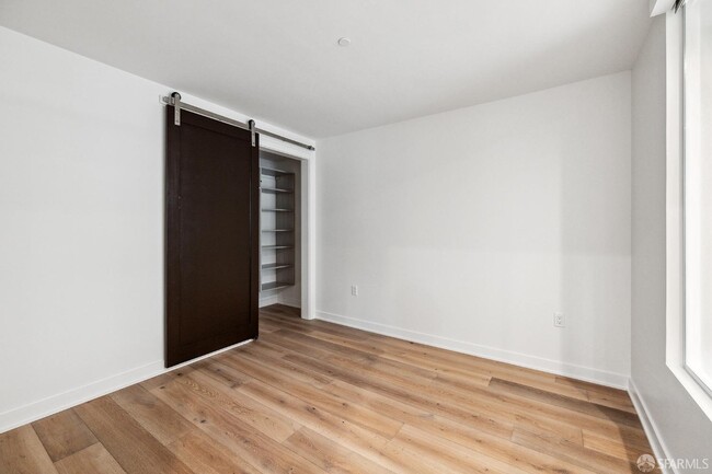 Building Photo - 280 Spear St