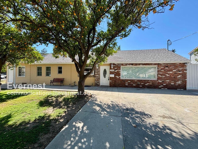 Primary Photo - 11005 Shoshone Ave