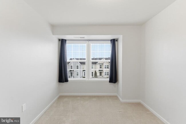 Building Photo - 37 Britania Ct