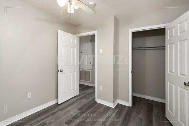 Building Photo - Newly Renovated Brick Home!