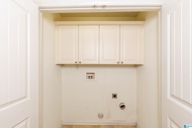 Building Photo - 2348 Ridgemont Dr